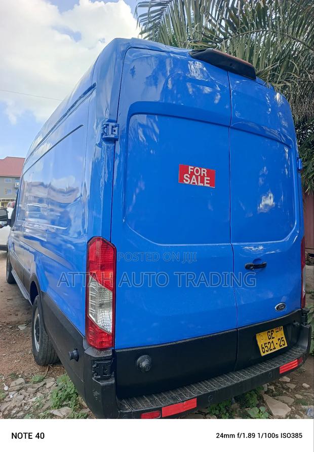 Ford Transit 2012 Blue photo 2