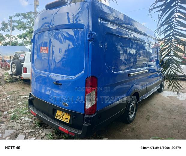 Ford Transit 2012 Blue photo 8
