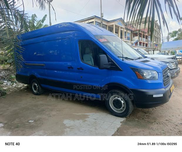Ford Transit 2012 Blue photo 3