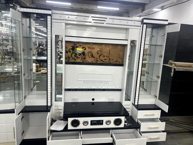 Foreign Medium Size Tv Unit Stand · Photo 4