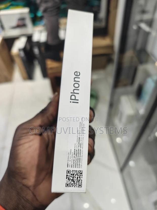 New Apple iPhone 17 256 GB Black · Photo 3