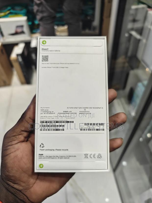 New Apple iPhone 17 256 GB Black · Photo 4