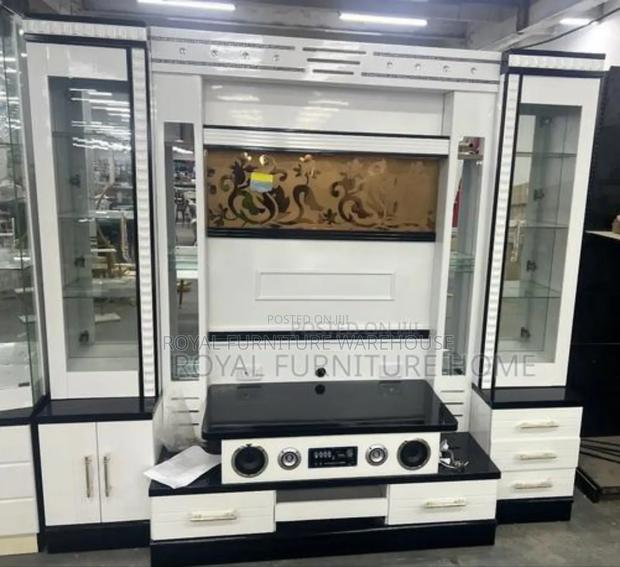 Foreign Medium Size Tv Unit Stand · Photo 3