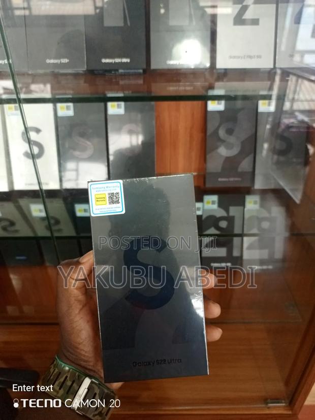 New Samsung Galaxy S22 Ultra 5G 256 GB Black · Photo 2