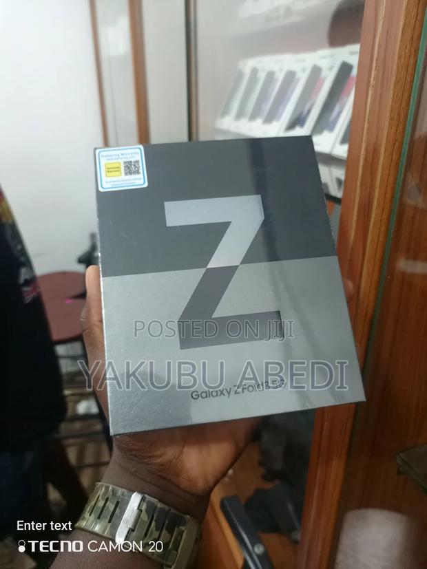 New Samsung Galaxy Z Fold 3 256 GB Black · Photo 2