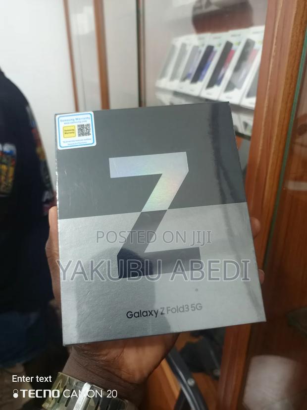 New Samsung Galaxy Z Fold 3 256 GB Black · Photo 4