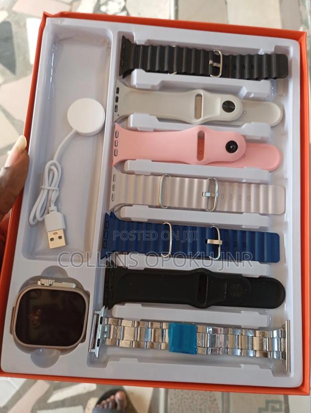 Fashion Luxury 7 in 1 Bracelets Silicon Smartwatch - Multi Colors · Photo 4