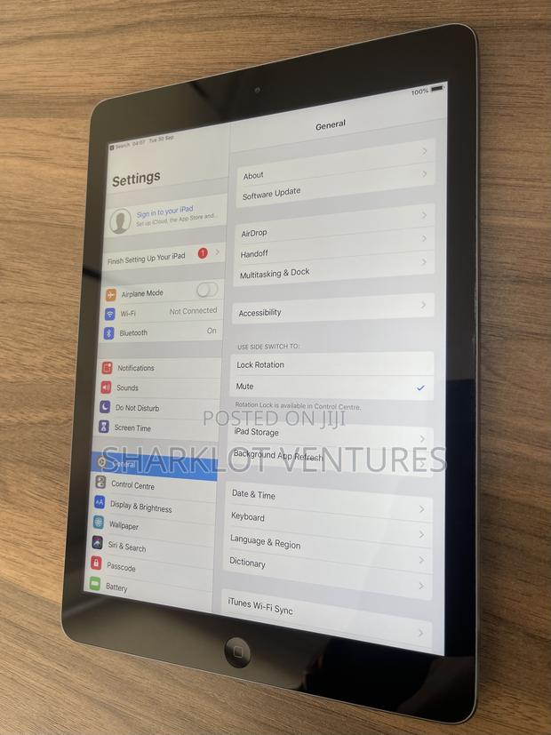 Apple iPad Air 16 GB Black photo 3