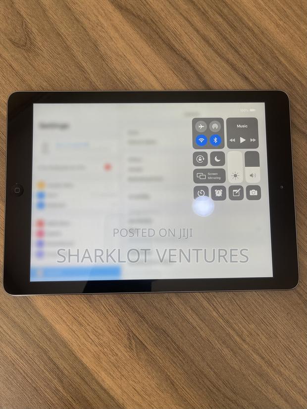 Apple iPad Air 16 GB Black photo 5