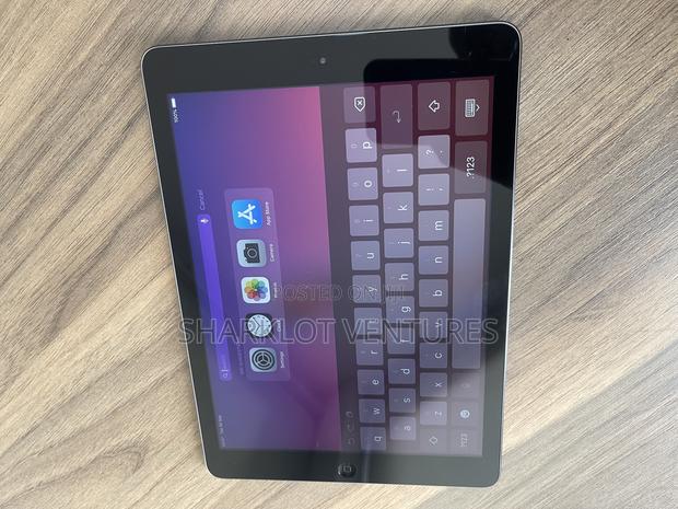 Apple iPad Air 16 GB Black photo 2