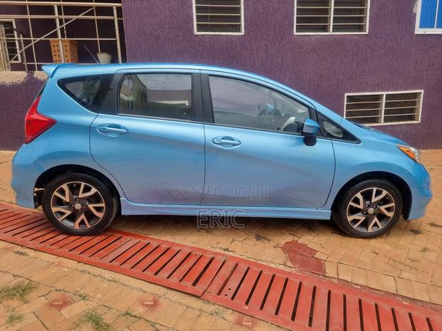 Nissan Versa 1.6 S 4dr Sedan (1.6L 4cyl 4A) 2015 Blue · Photo 3