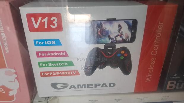 V13 Mobile Game Controller · Photo 3