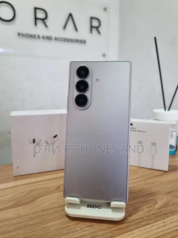 Samsung Galaxy Z Fold7 256 GB Silver photo 2