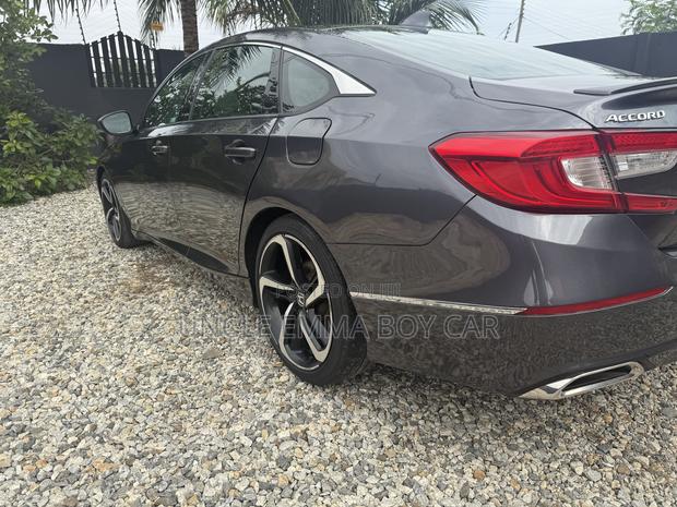 Honda Accord Sport 2018 Gray photo 14