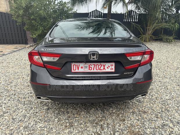 Honda Accord Sport 2018 Gray photo 15
