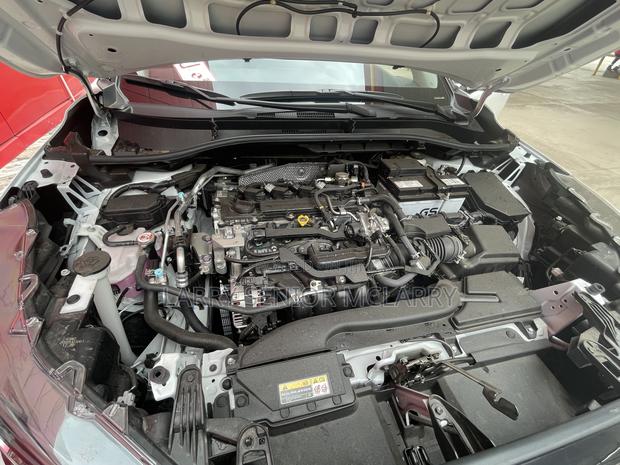 New Toyota Corolla Cross LE 2025 White