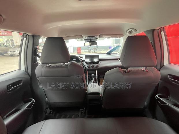 New Toyota Corolla Cross LE 2025 White