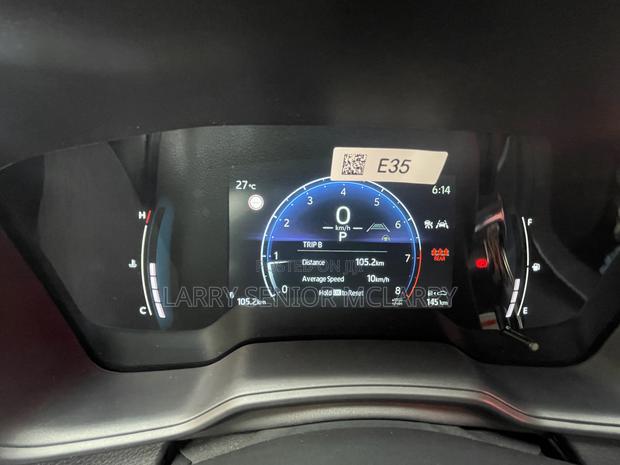 New Toyota Corolla Cross LE 2025 White