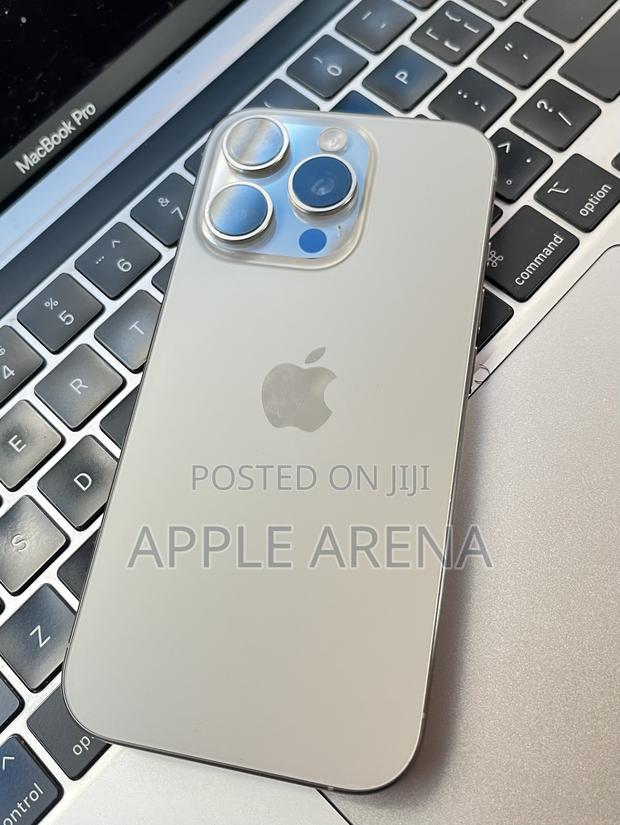 Apple iPhone 16 Pro 128 GB Gray · Photo 3