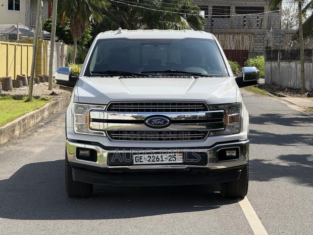 Ford F-150 Lariat 4x4 SuperCab Styleside 8 ft. box 163 in. WB 2018