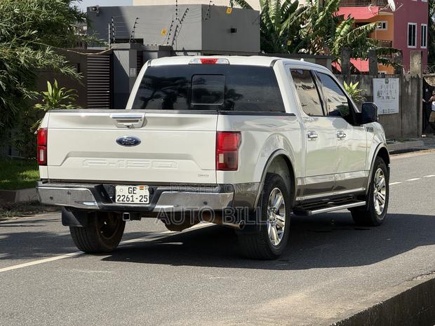 Ford F-150 Lariat 4x4 SuperCab Styleside 8 ft. box 163 in. WB 2018