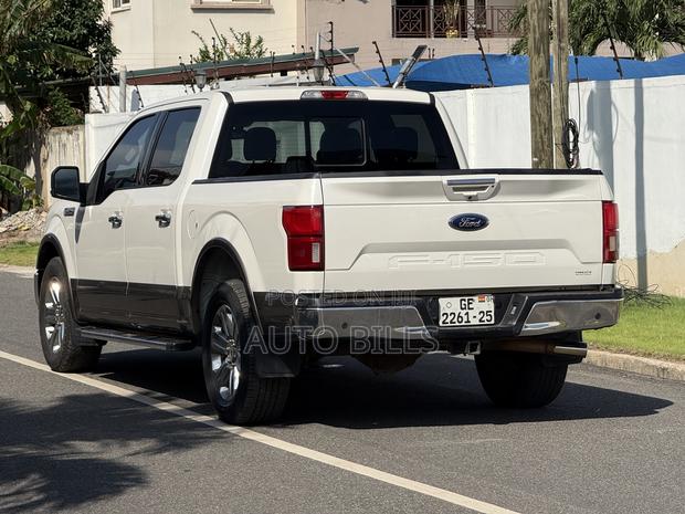 Ford F-150 Lariat 4x4 SuperCab Styleside 8 ft. box 163 in. WB 2018