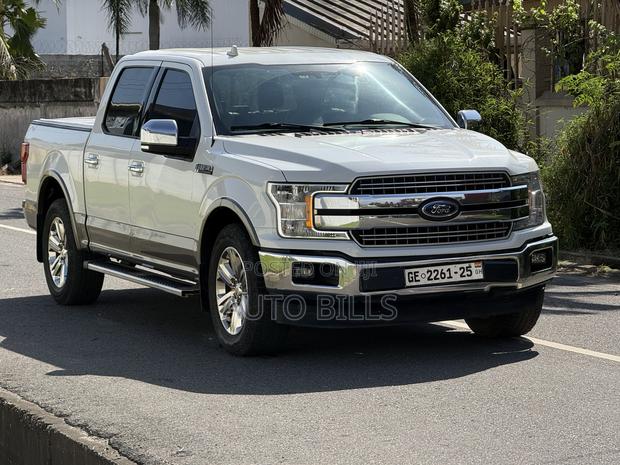 Ford F-150 Lariat 4x4 SuperCab Styleside 8 ft. box 163 in. WB 2018