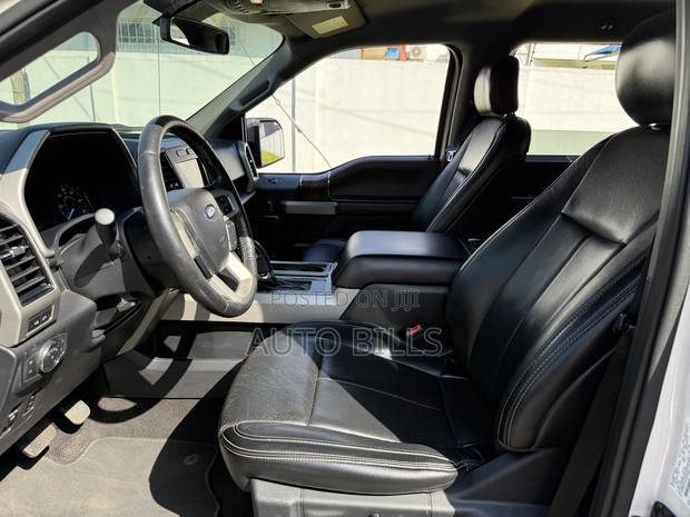 Ford F-150 Lariat 4x4 SuperCab Styleside 8 ft. box 163 in. WB 2018