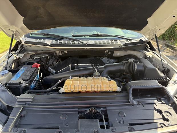 Ford F-150 Lariat 4x4 SuperCab Styleside 8 ft. box 163 in. WB 2018