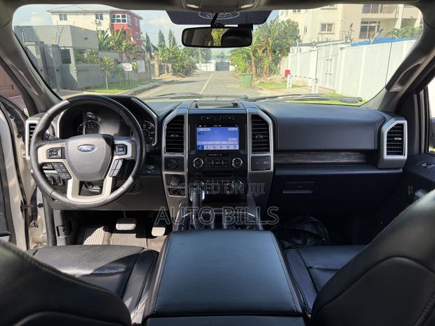 Ford F-150 Lariat 4x4 SuperCab Styleside 8 ft. box 163 in. WB 2018