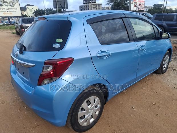 Toyota Vitz 1.3 AWD 5dr 2015 Blue