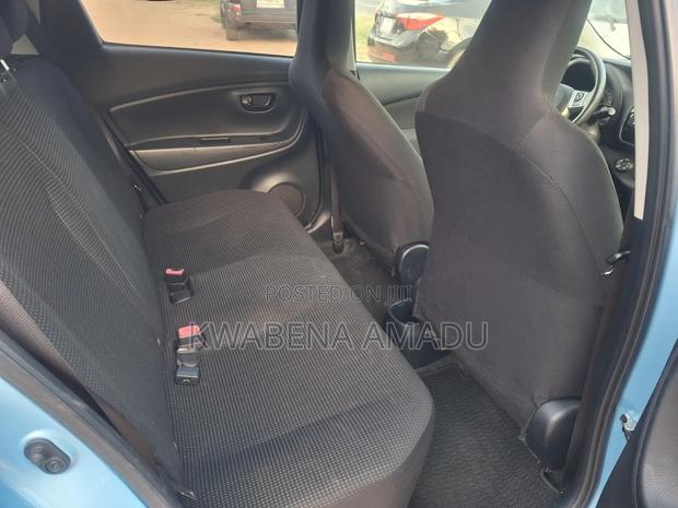 Toyota Vitz 1.3 AWD 5dr 2015 Blue