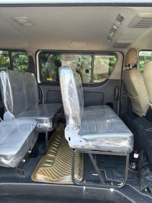 Toyota HiAce 2013 White