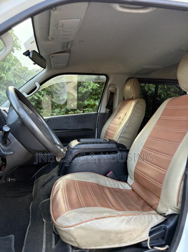 Toyota HiAce 2013 White