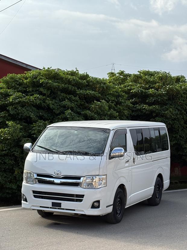 Toyota HiAce 2011 White