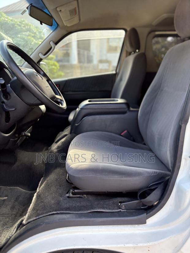 Toyota HiAce 2011 White