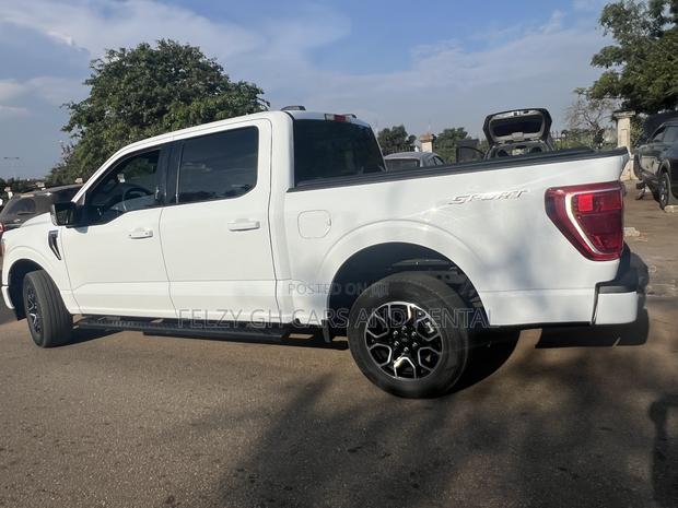 Ford F-150 Limited 2023 White photo 3