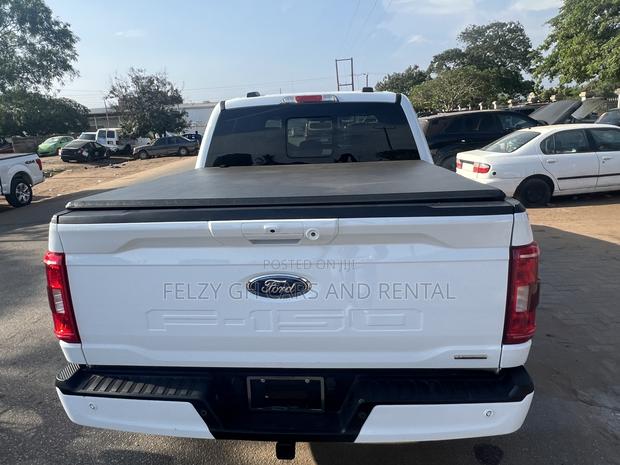 Ford F-150 Limited 2023 White photo 12