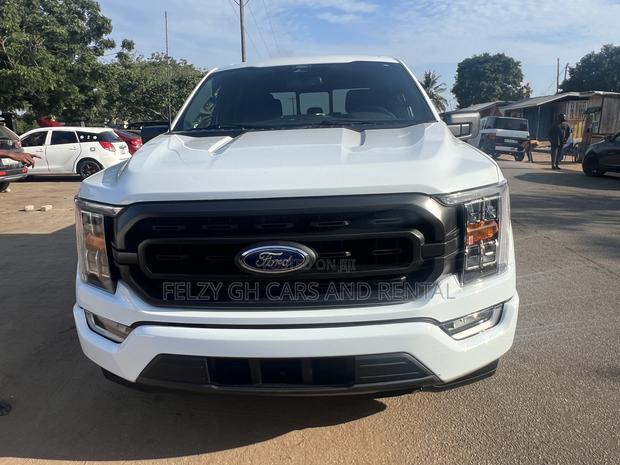 Ford F-150 Limited 2023 White photo 14