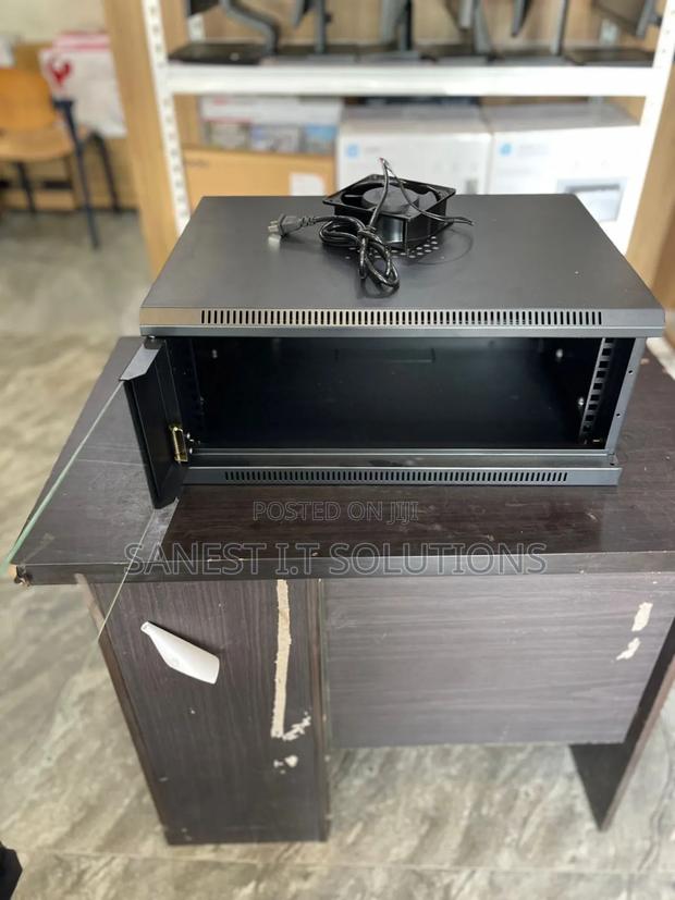 4u Network Rack With Fan photo 3