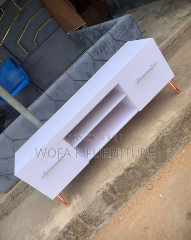 Plane White Tv Stand · Photo 2