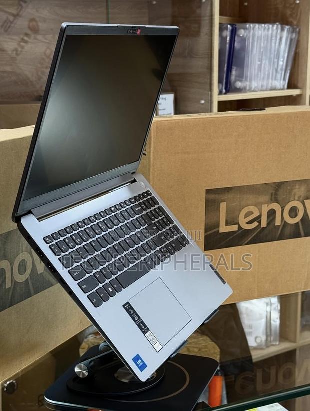 New Laptop Lenovo IdeaPad 1 8GB Intel SSD 256GB
