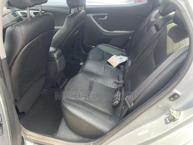 Hyundai Elantra 2015 Silver