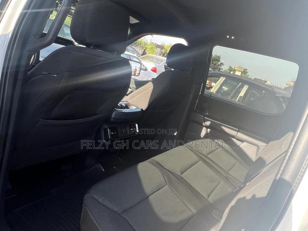 Ford F-150 Limited 2023 White photo 7