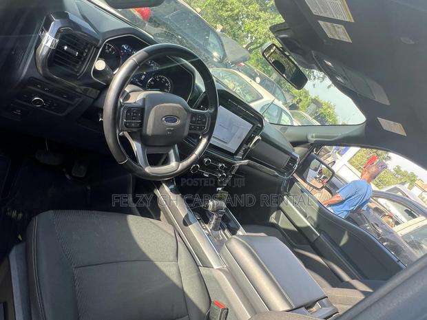 Ford F-150 Limited 2023 White photo 5