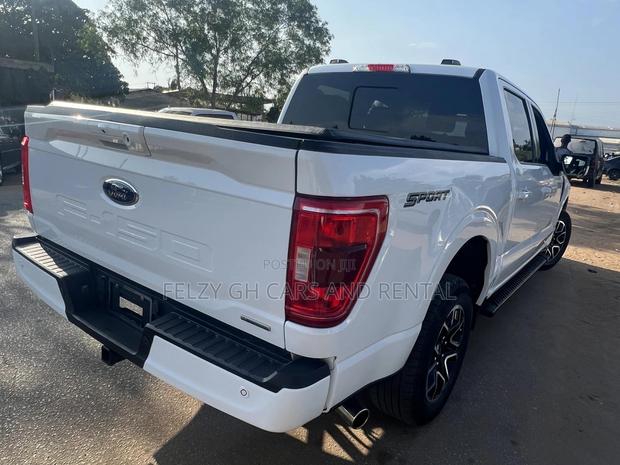 Ford F-150 Limited 2023 White photo 9