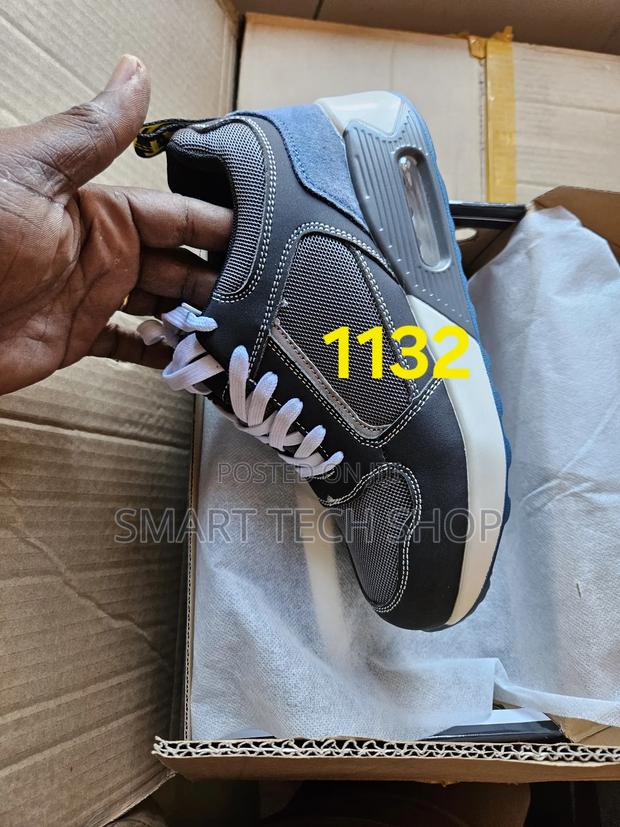 Sports Design Safety Shoe With Steel Toe, Anti Slip, Anti Smash.Kevlar photo 11