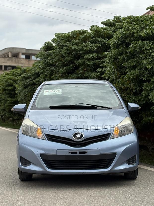 Toyota Vitz 2013 Blue