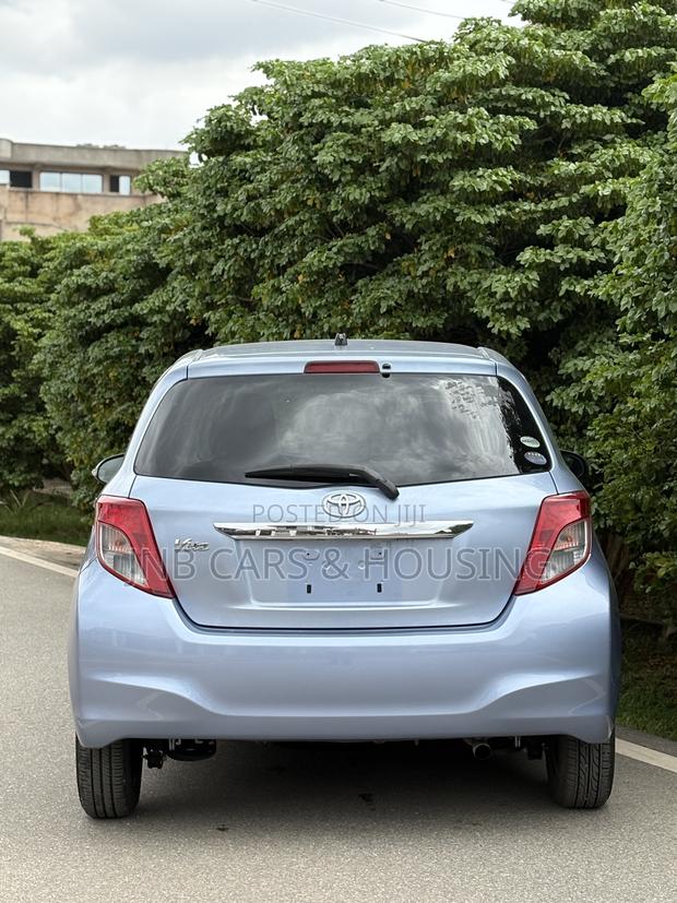 Toyota Vitz 2013 Blue