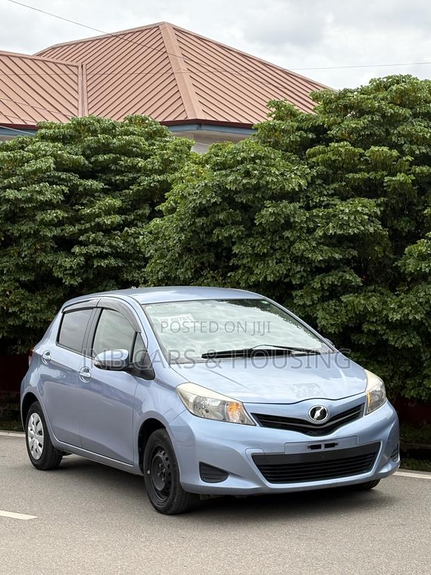 Toyota Vitz 2013 Blue